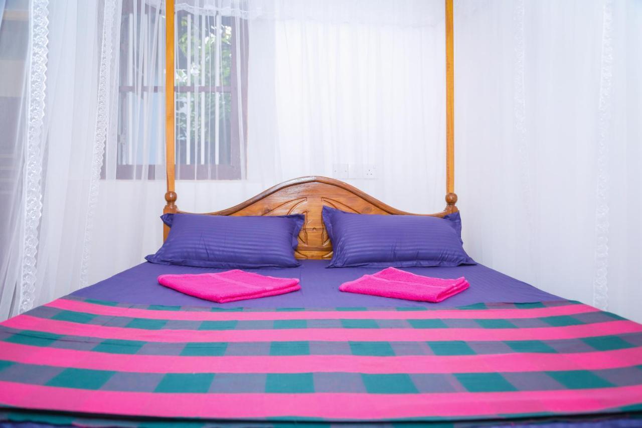 Mango Shade Mirissa Bed and Breakfast Exteriör bild